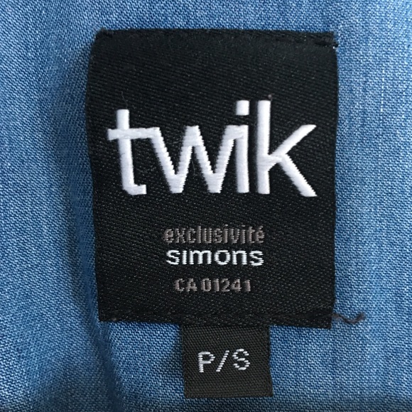 Denim button-up shirt - Picture 4 of 4